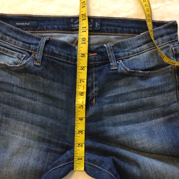 EUC Lucky Brand Slightly Distressed Brooke Boot Women Jeans Size 28 - Picture 4 of 11
